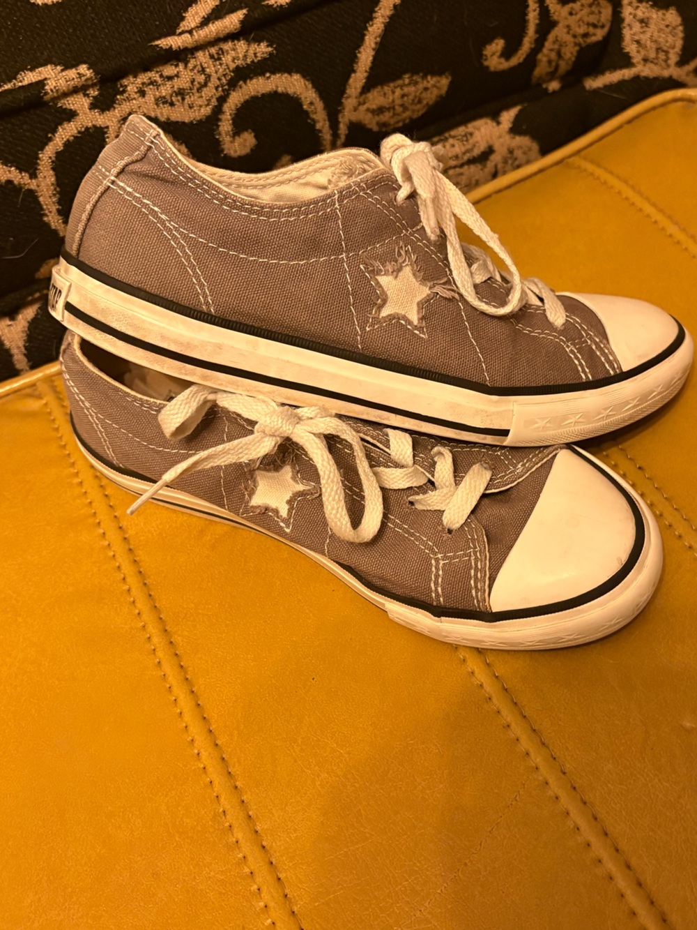 Converse Low Top Sneakers in Gray and White